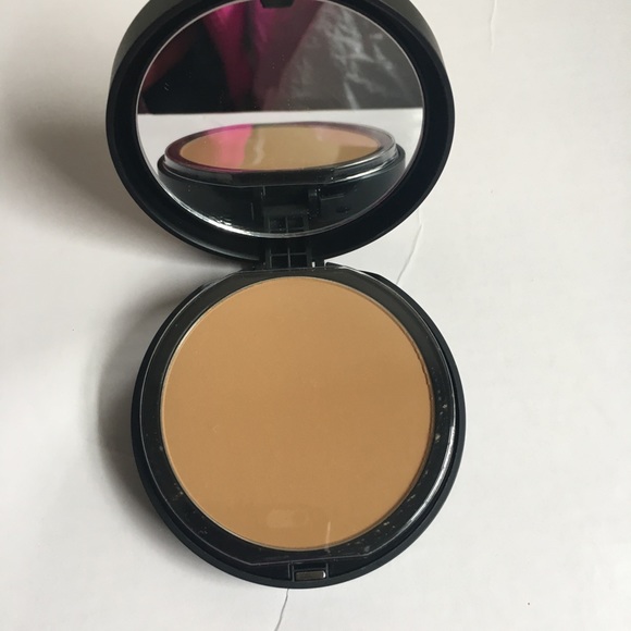 Bare Minerals Bare Pro Foundation